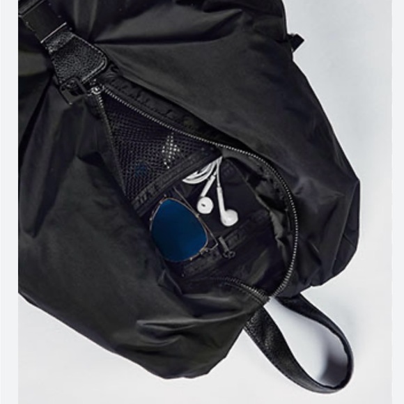 Fabletics Row black backpack - Picture 9 of 9